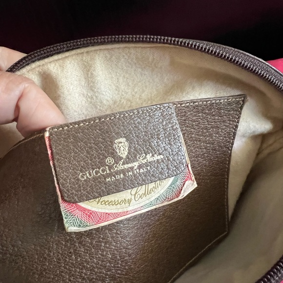 🤩⭐️HOST PICK ⭐️🤩 Gucci Vintage Sling Bag. - Picture 12 of 13